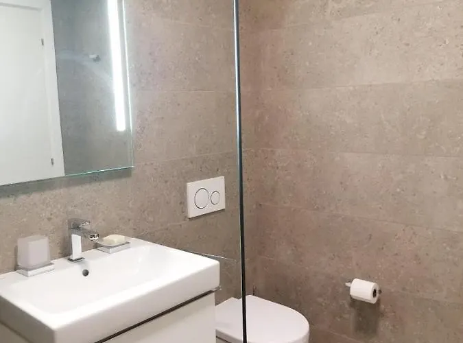 Paula* בית הארחה *