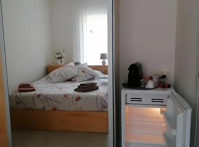 Paula* * לוקרנו